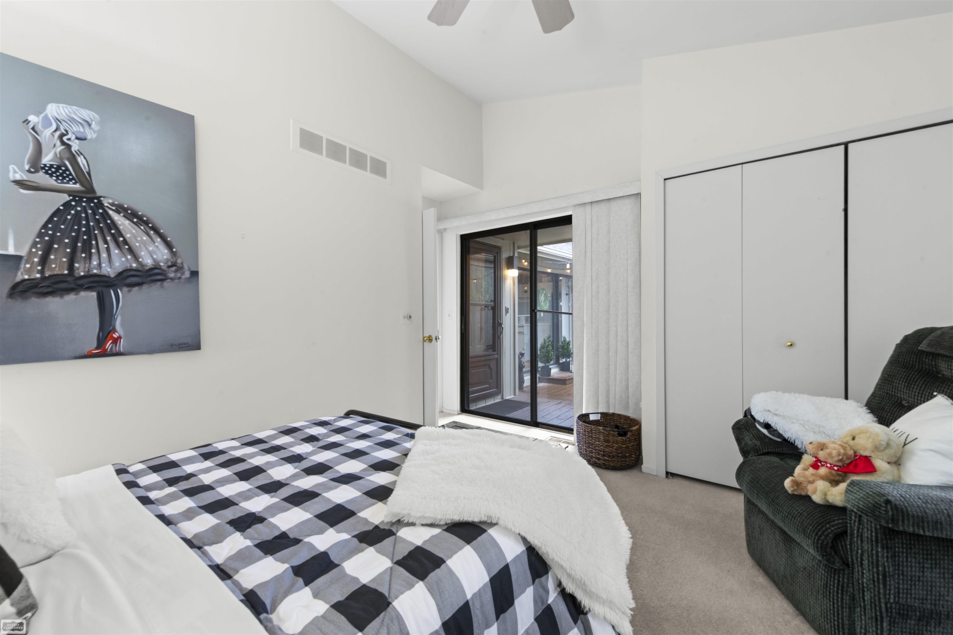 5605 Hillcrest Circle