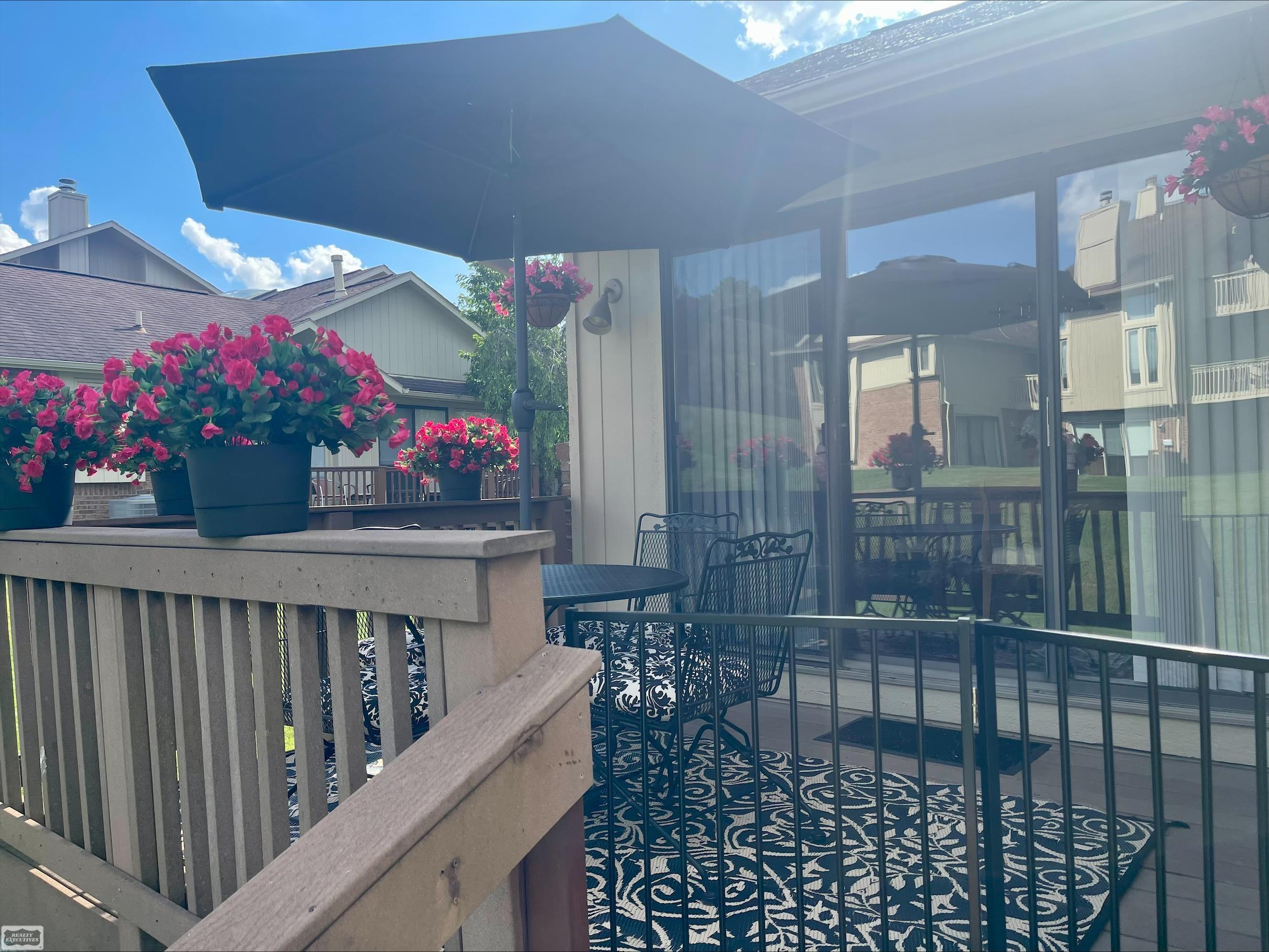 5605 Hillcrest Circle