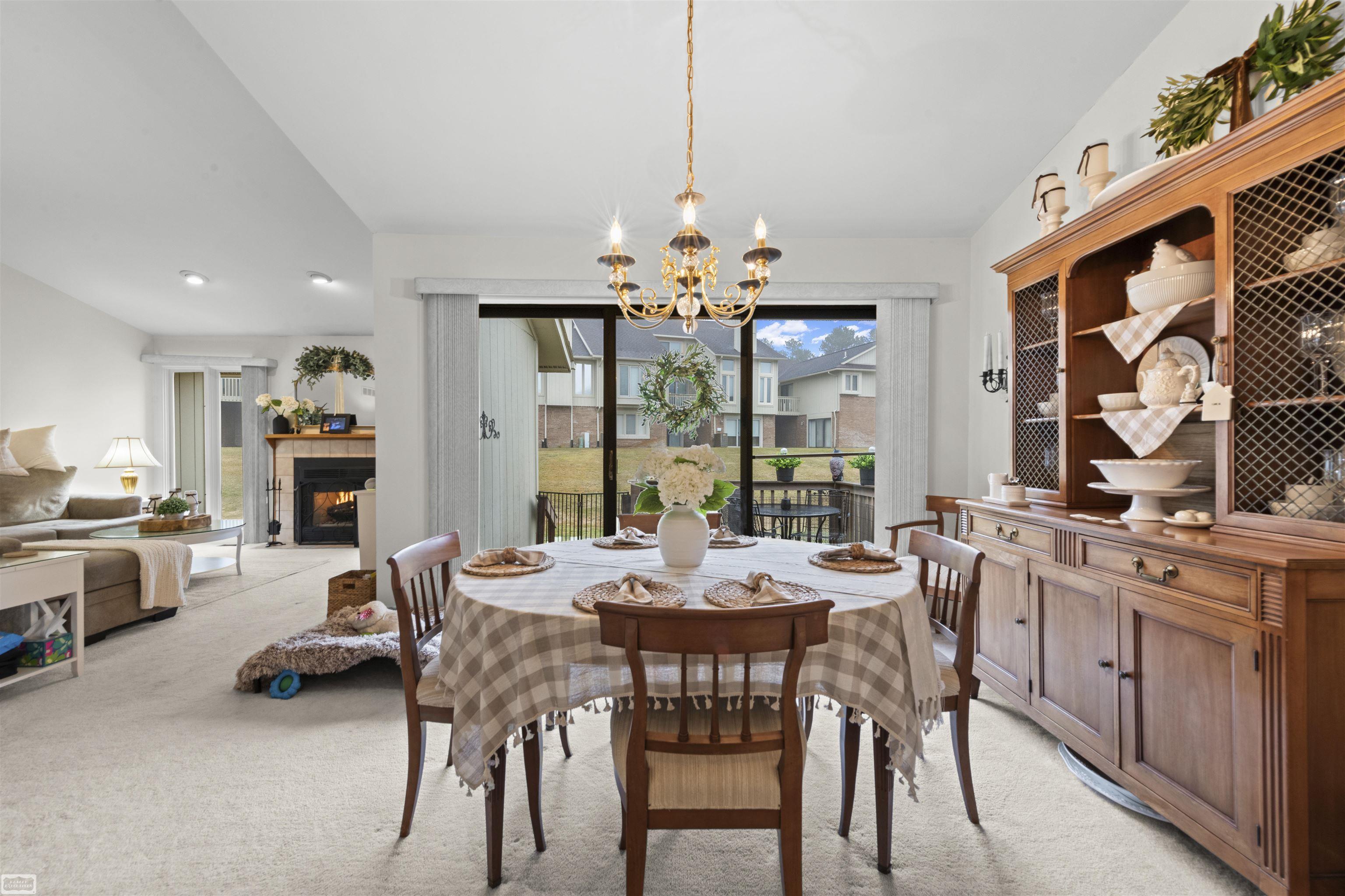 5605 Hillcrest Circle