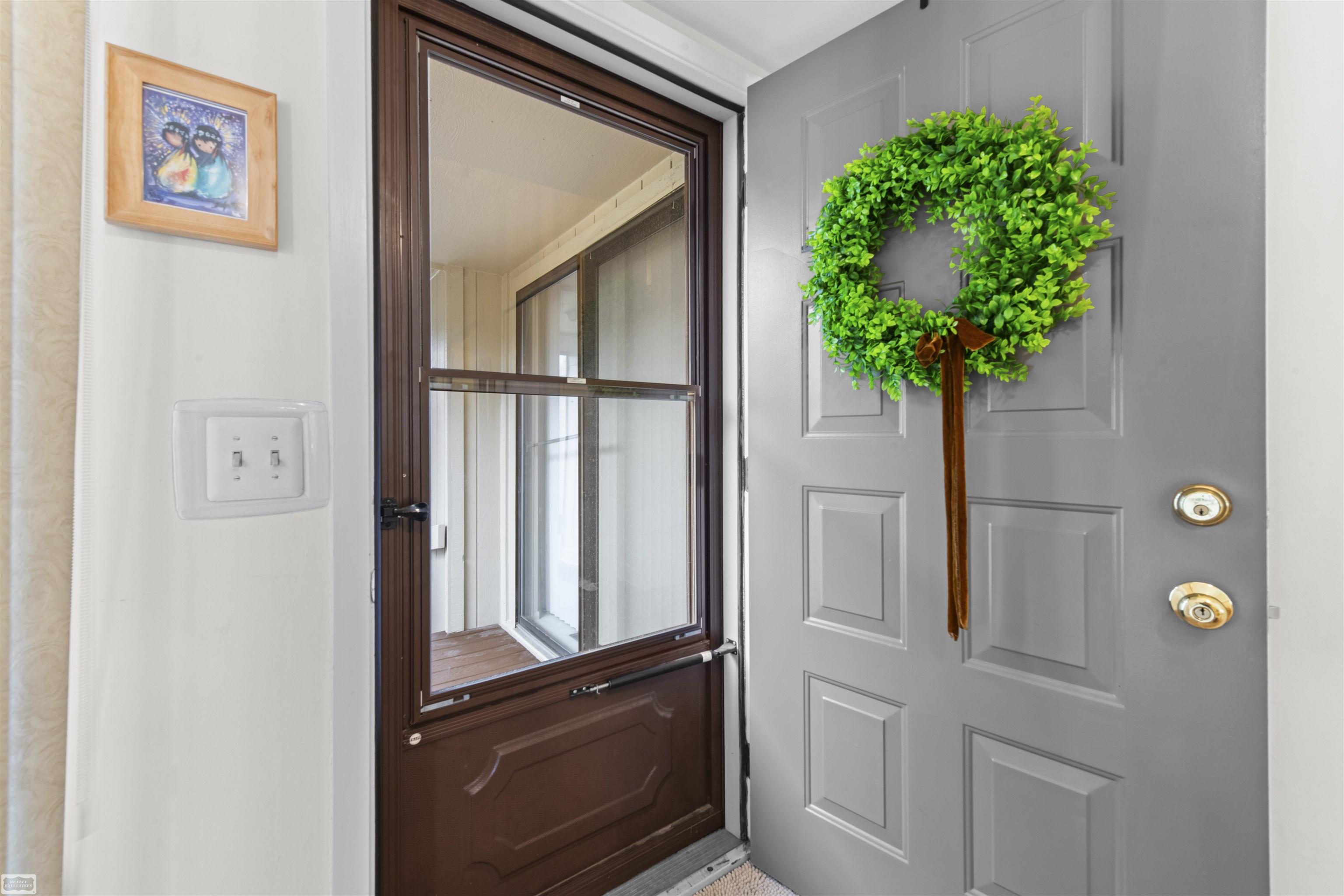 5605 Hillcrest Circle