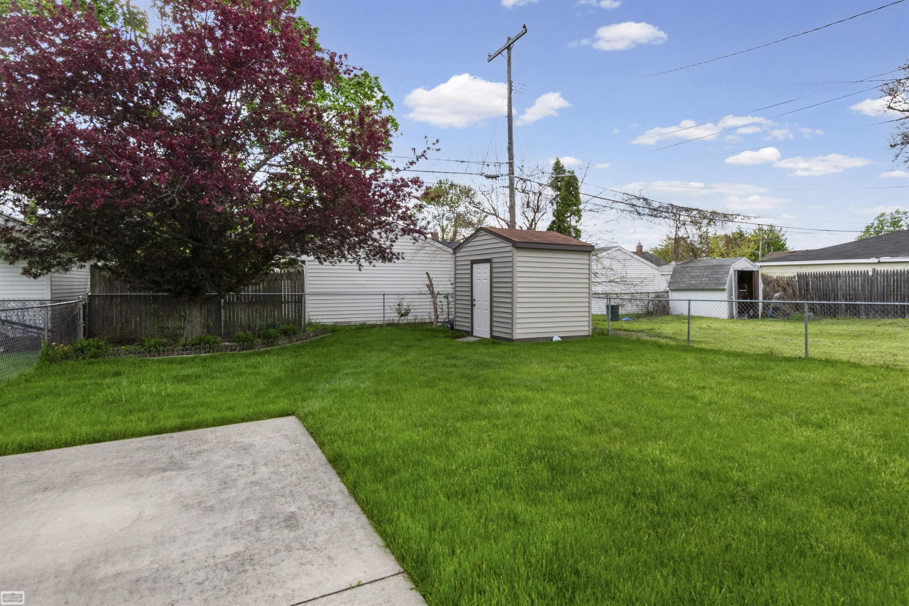 25263 Leach Streets