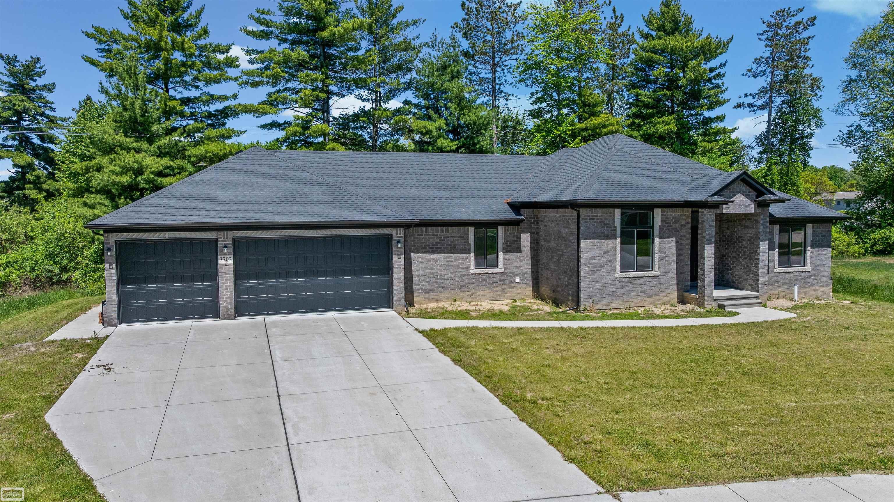 3702 N Athanasia Way Fort Gratiot MI