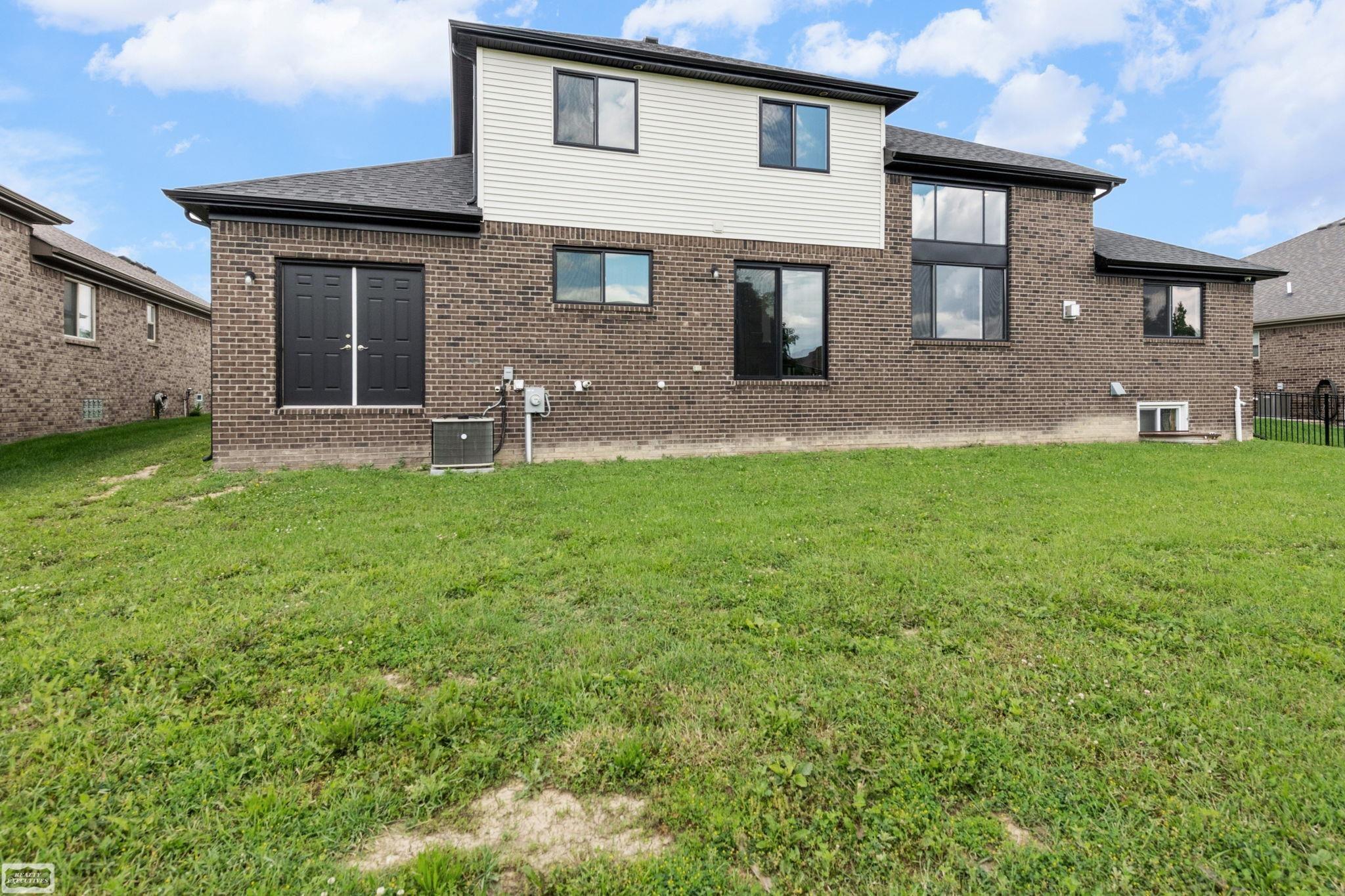 53253 Sams Lane