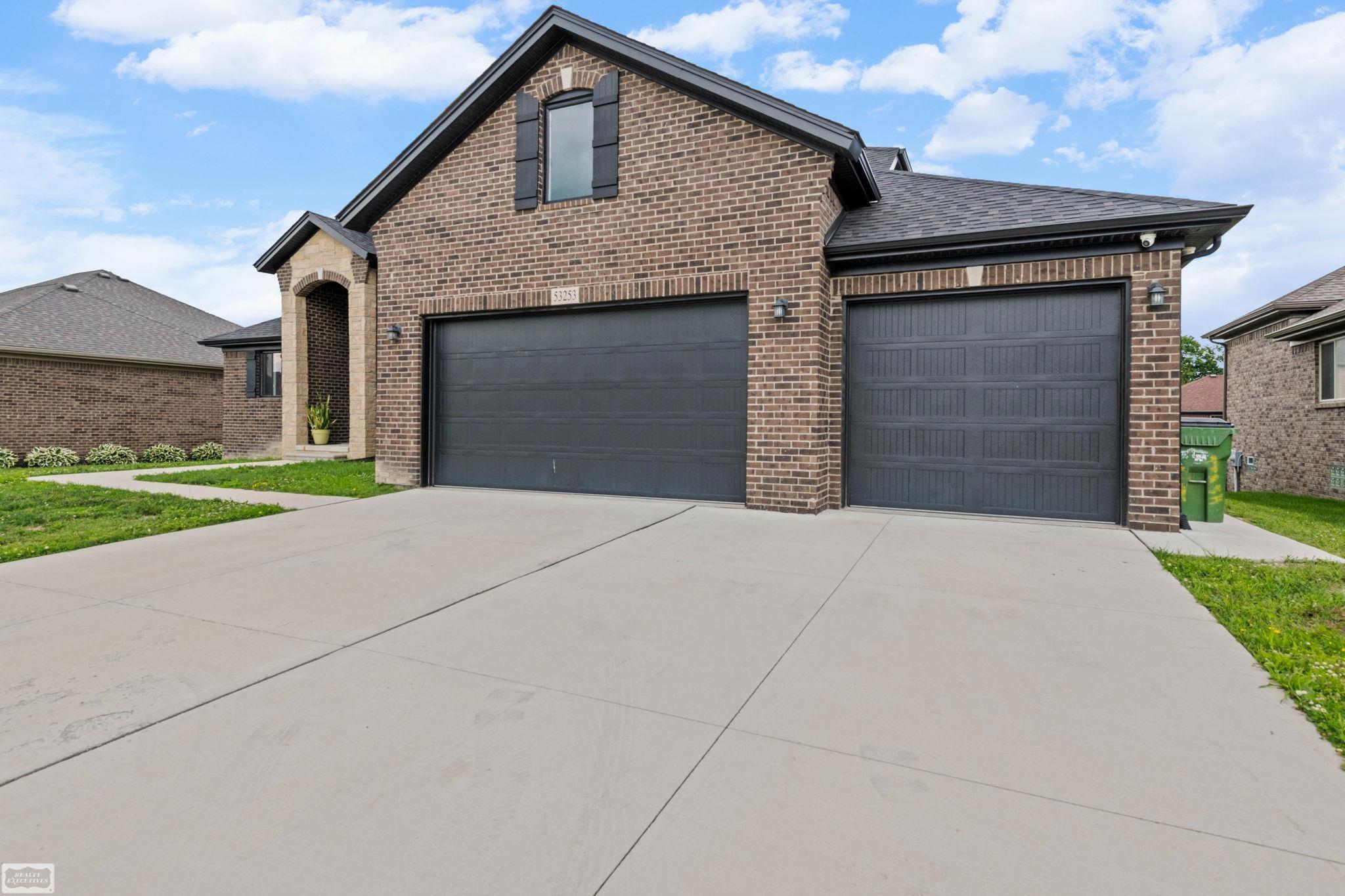 53253 Sams Lane