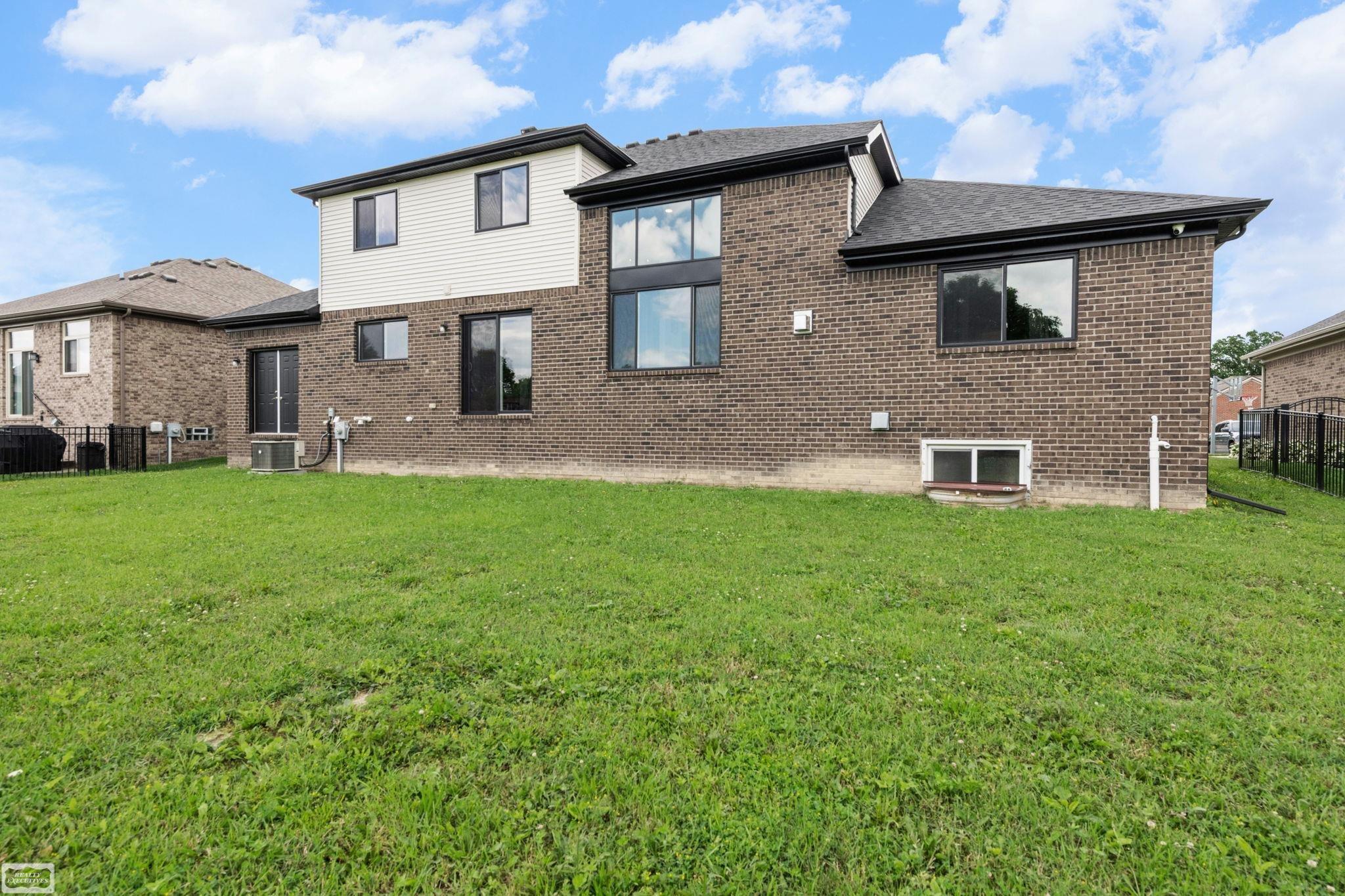 53253 Sams Lane