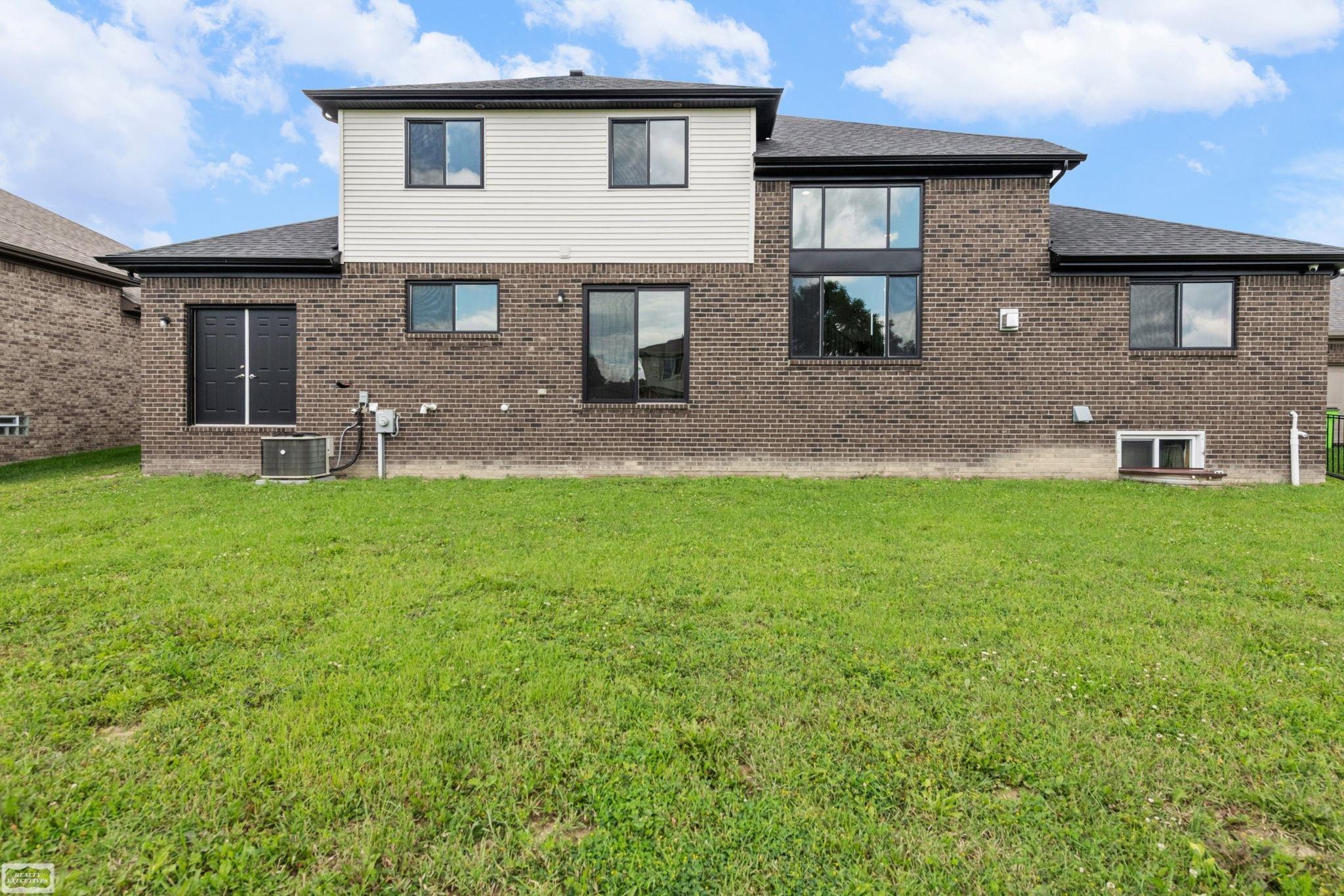 53253 Sams Lane