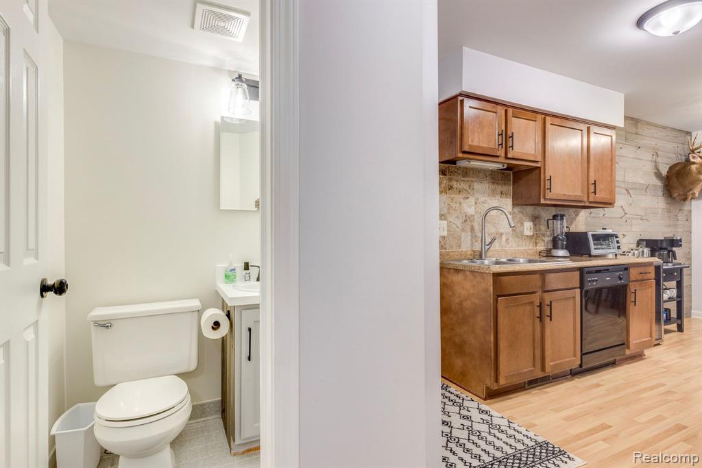 68400 Seymour Street