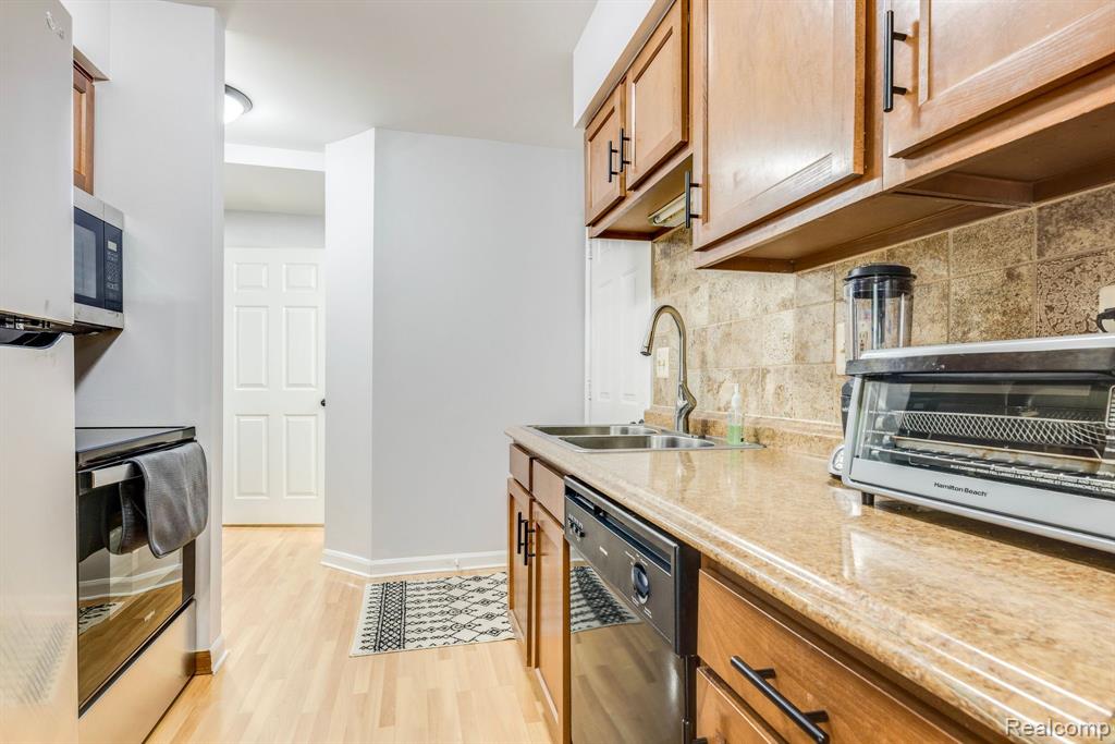 68400 Seymour Street