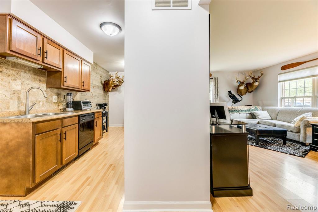 68400 Seymour Street