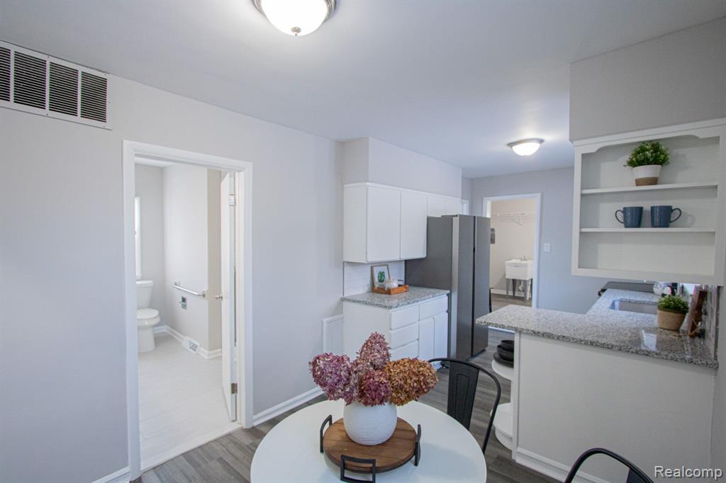 38111 Union Lake Road