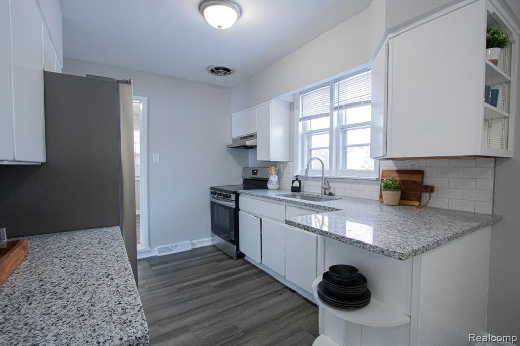 38111 Union Lake Road