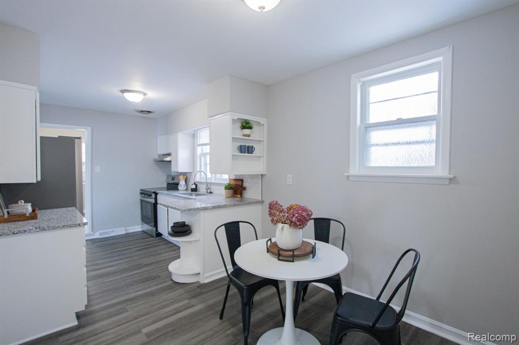 38111 Union Lake Road