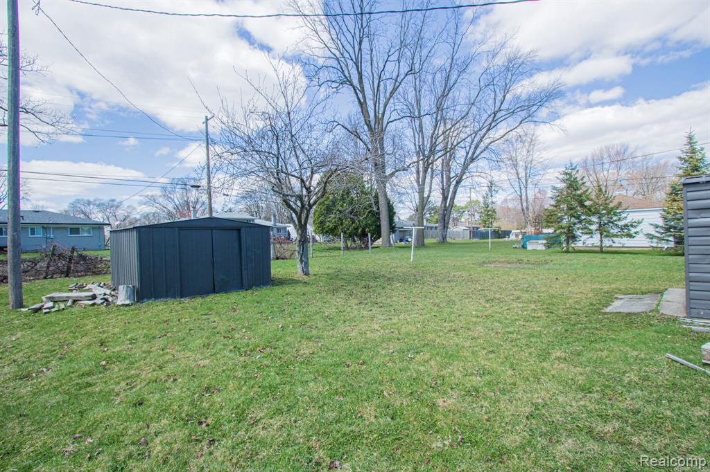 38111 Union Lake Road