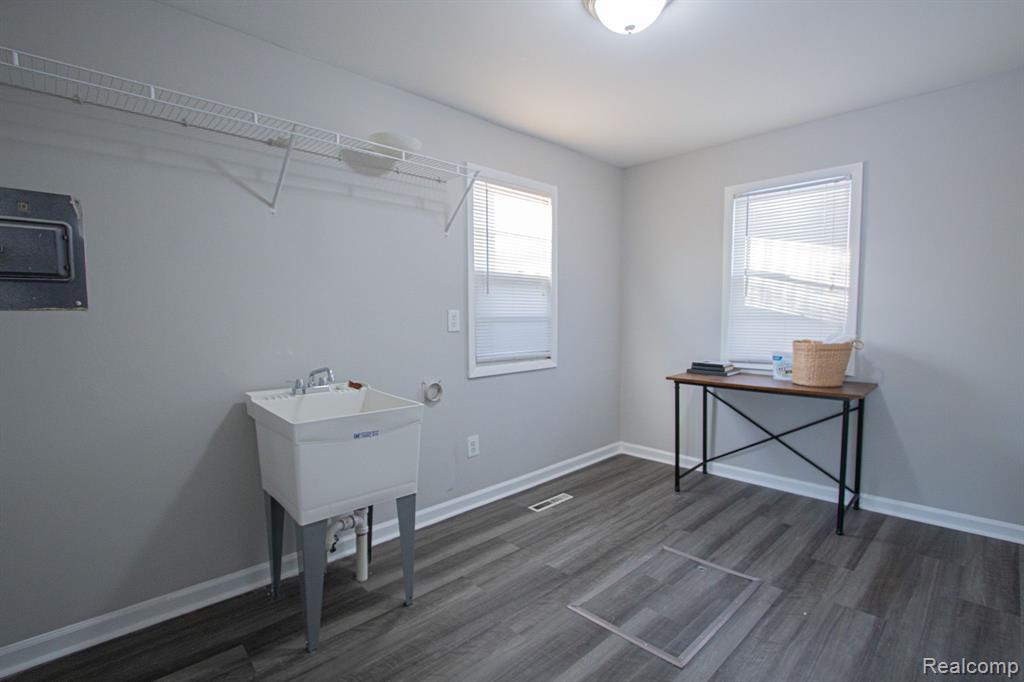 38111 Union Lake Road