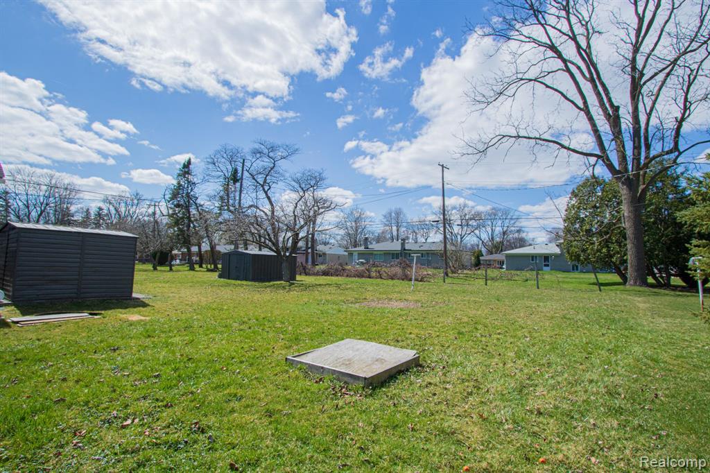 38111 Union Lake Road