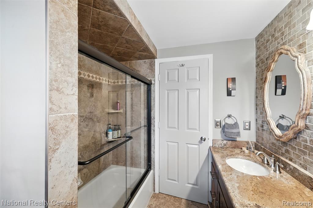 46674 Snowbird Drive