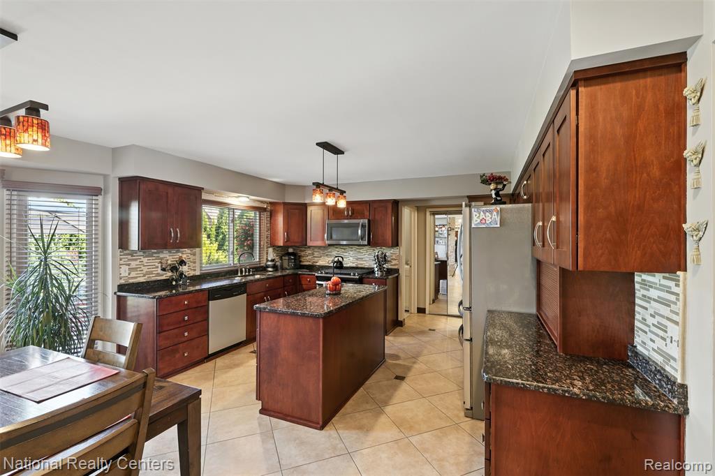 46674 Snowbird Drive