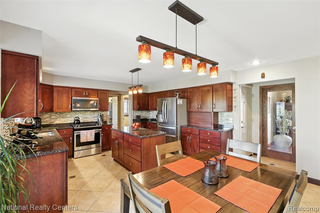 46674 Snowbird Drive