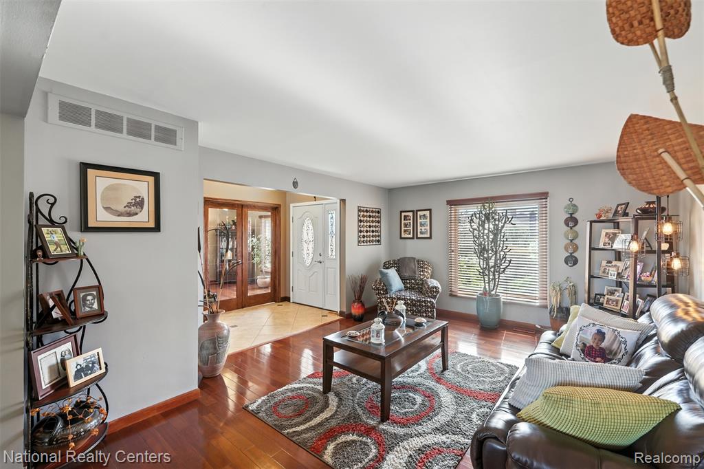 46674 Snowbird Drive