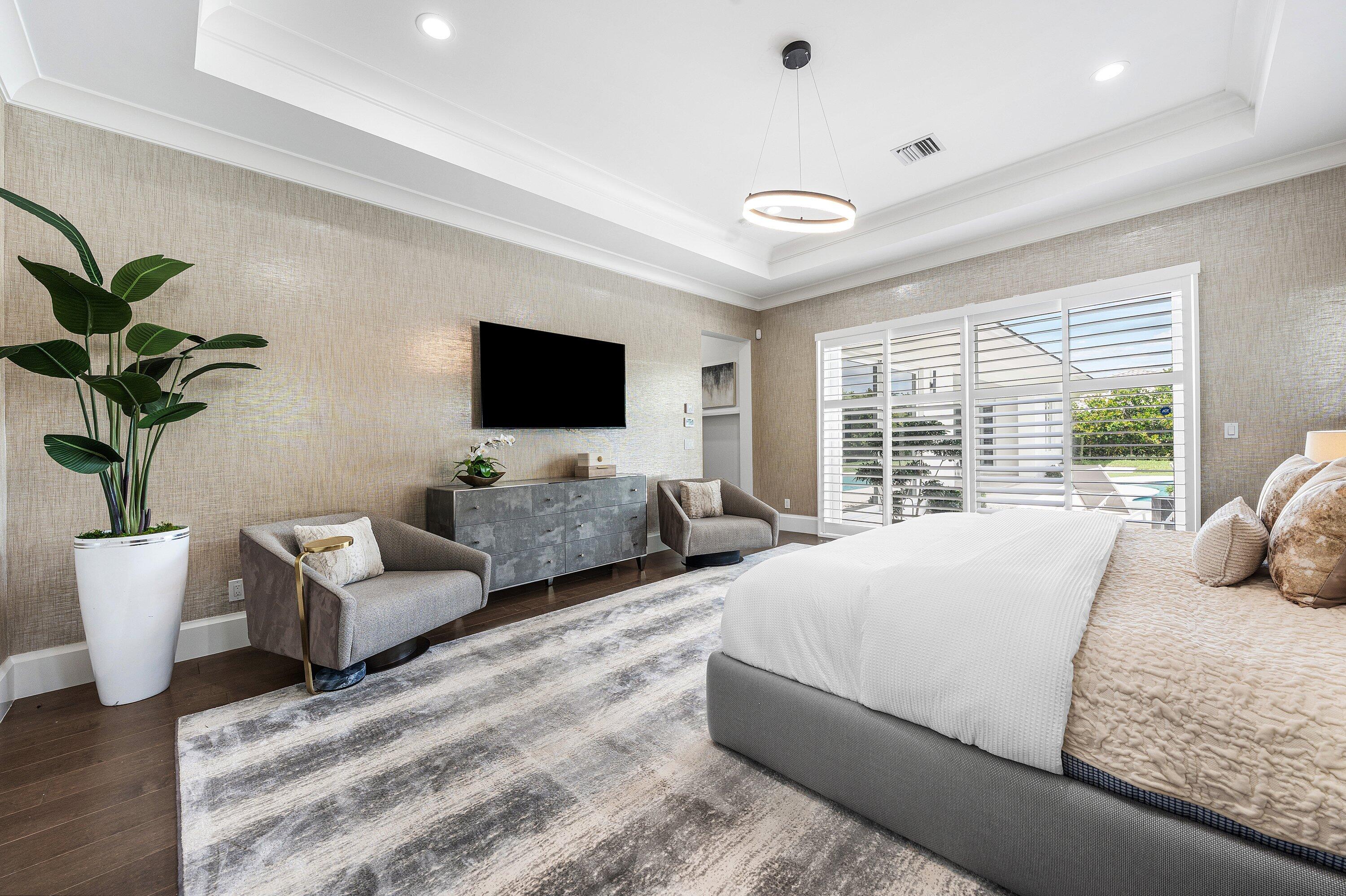 598 NW 9th Court