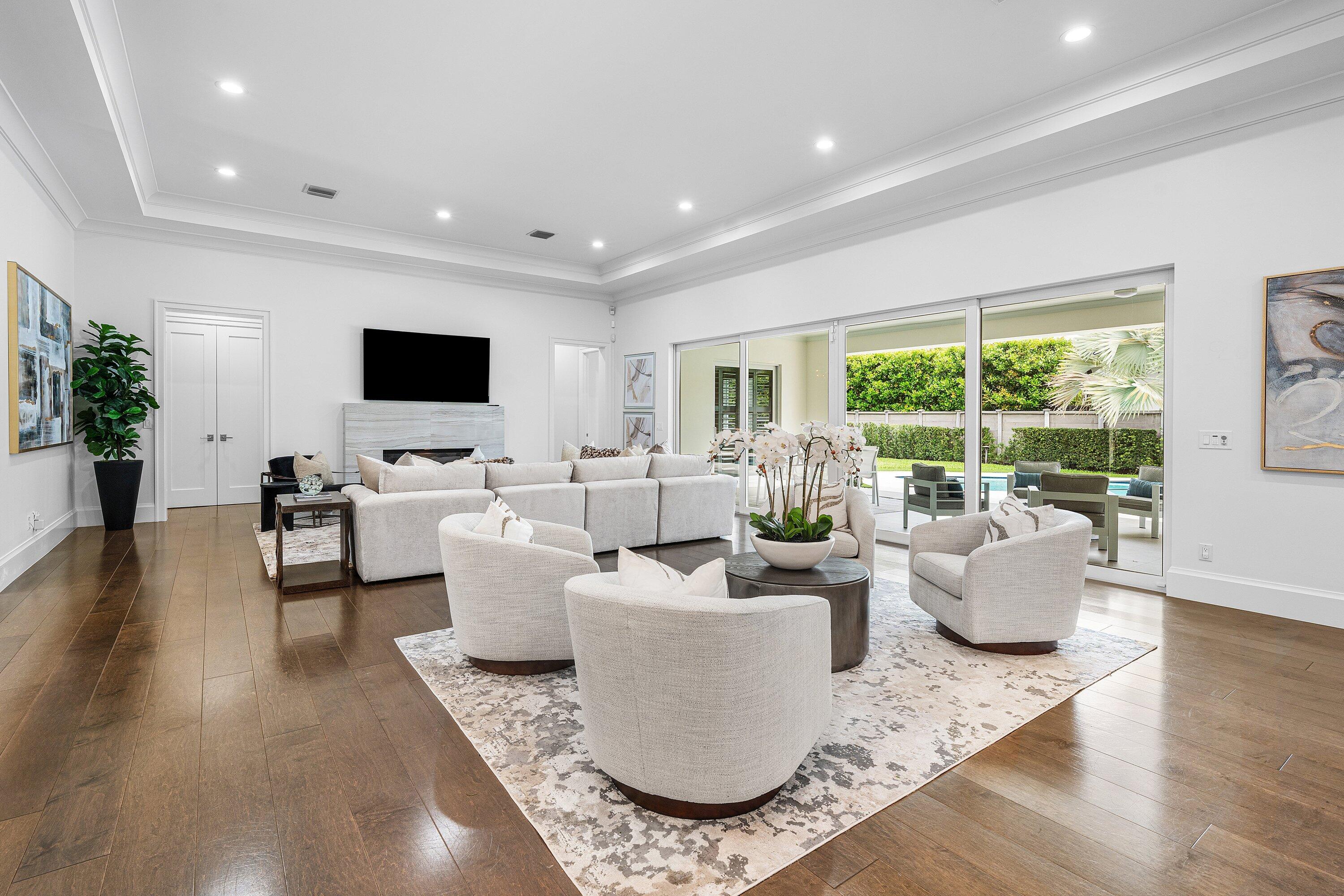 598 NW 9th Court