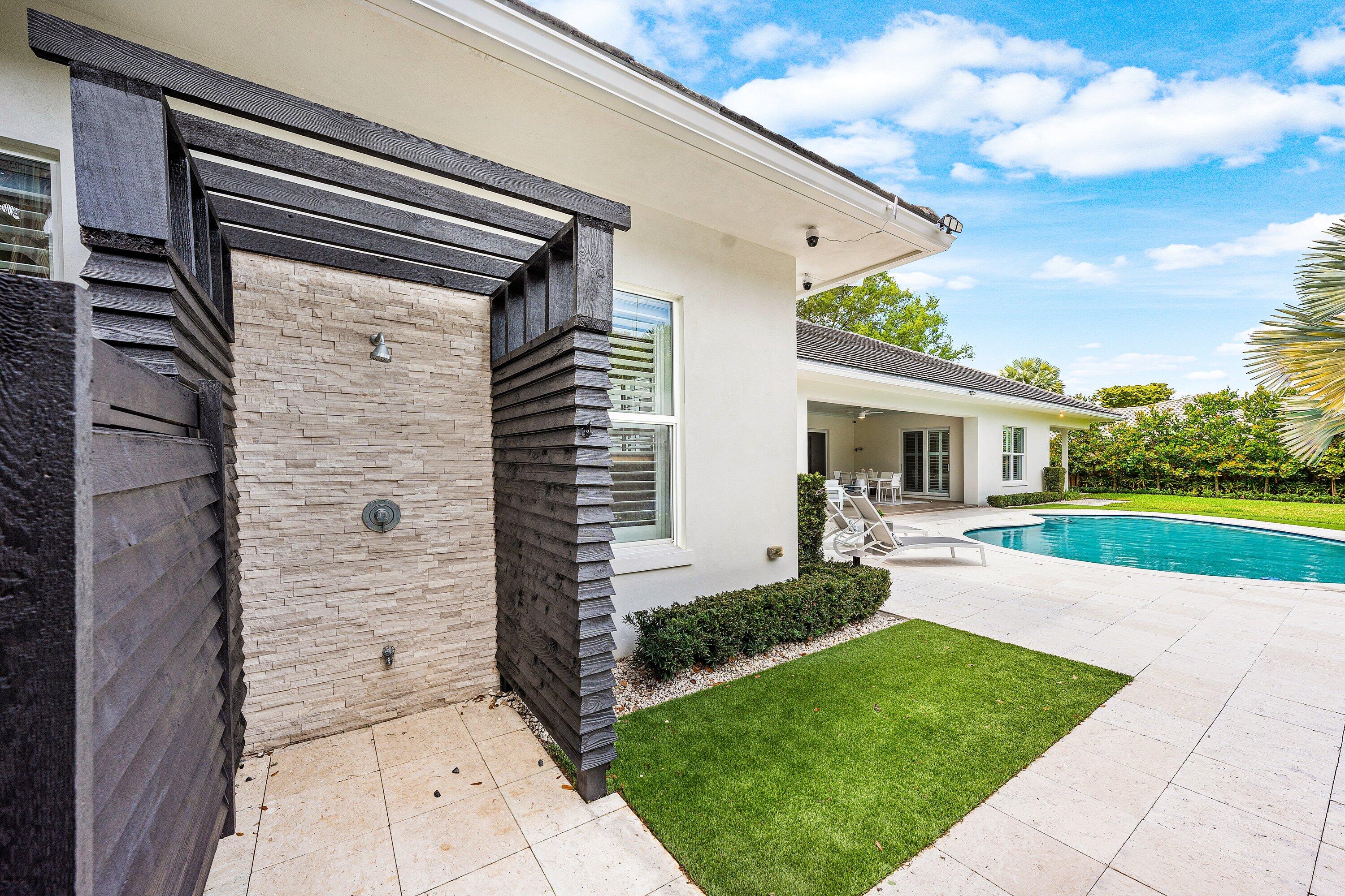 598 NW 9th Court
