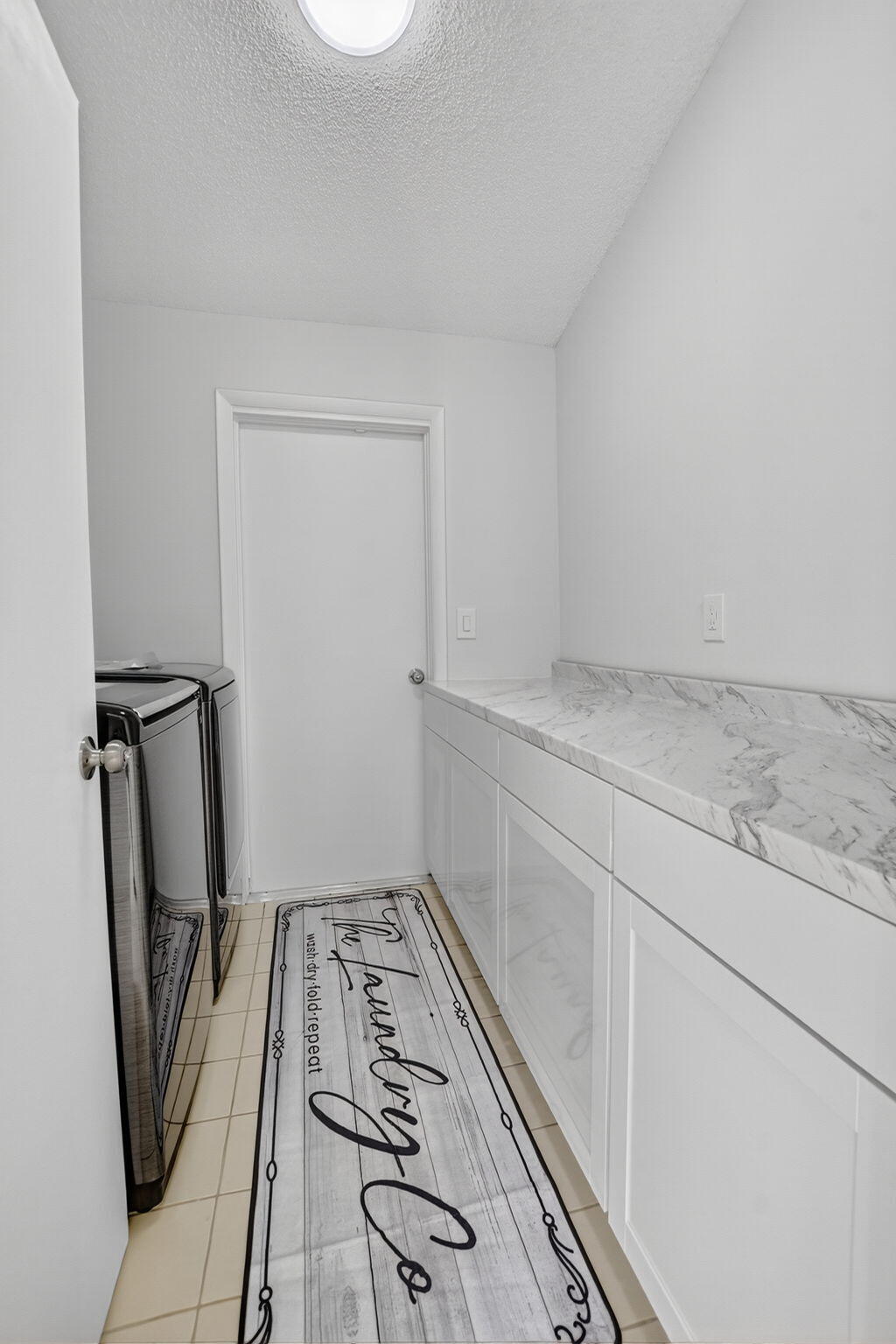 23301 Water Circle