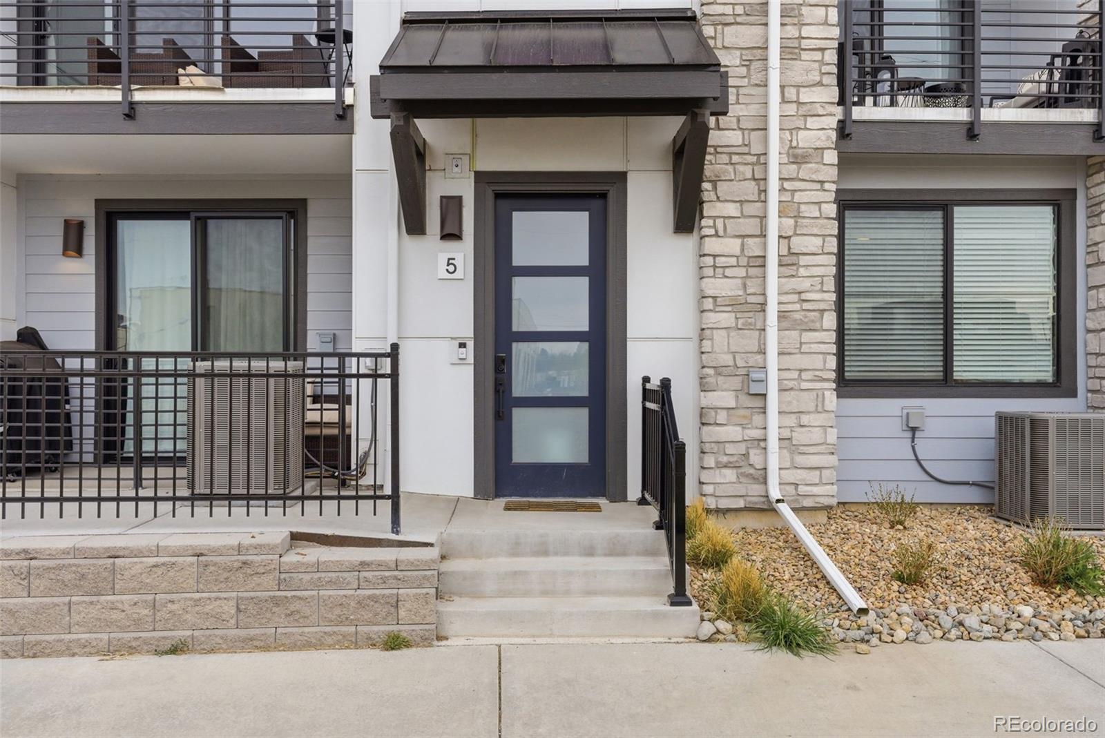 2048 S Holly Street Unit: 5