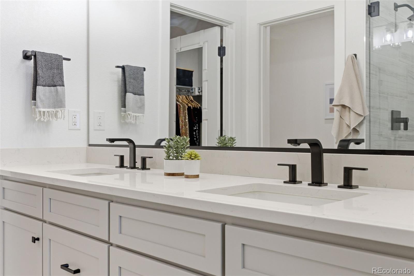 2048 S Holly Street Unit: 5