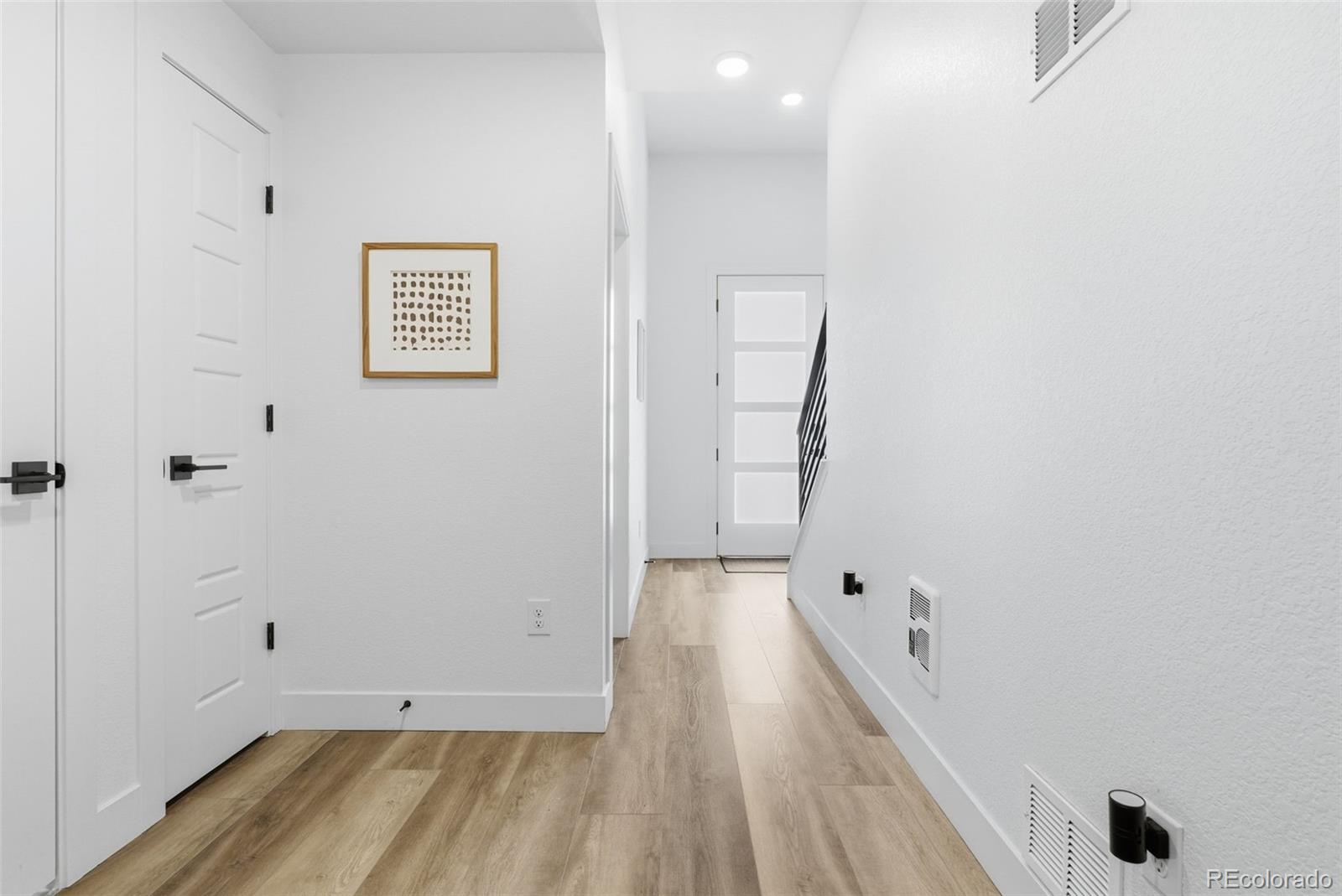 2048 S Holly Street Unit: 5