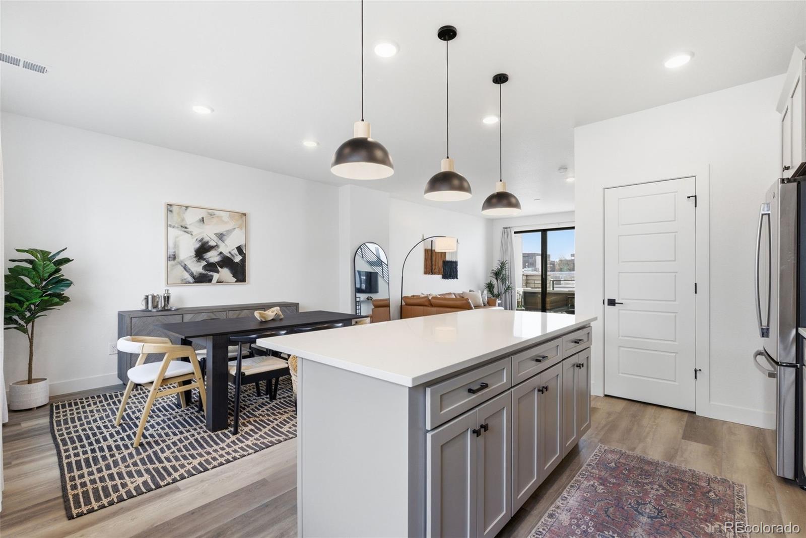 2048 S Holly Street Unit: 5