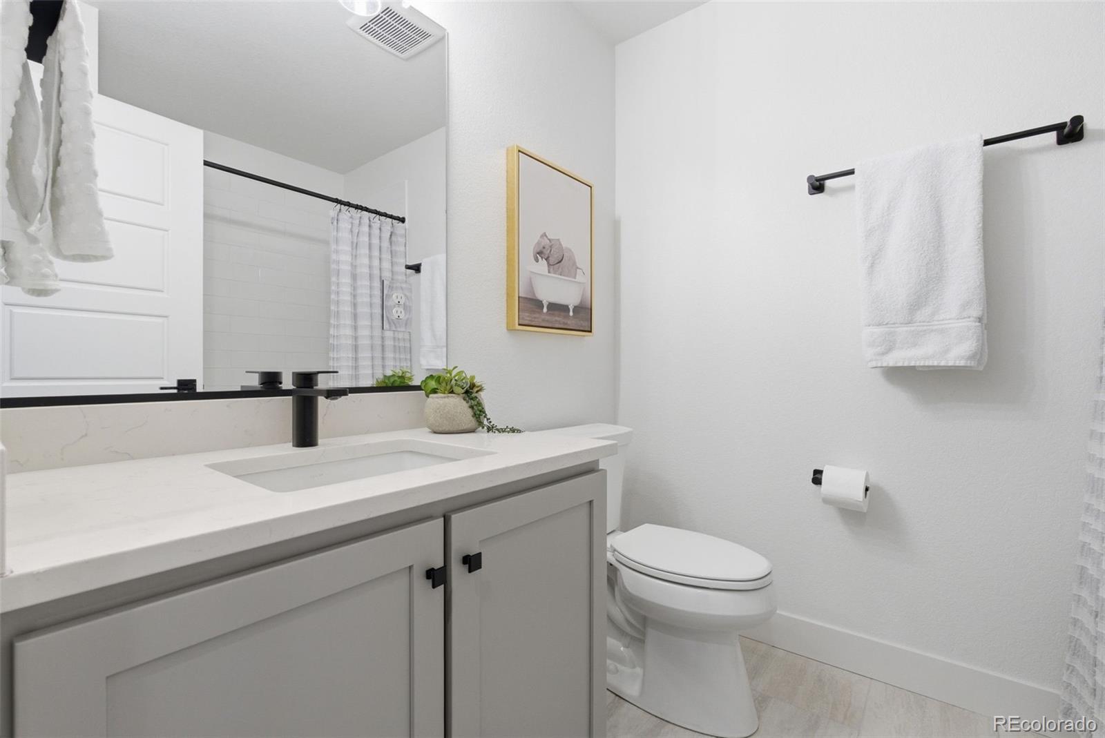 2048 S Holly Street Unit: 5