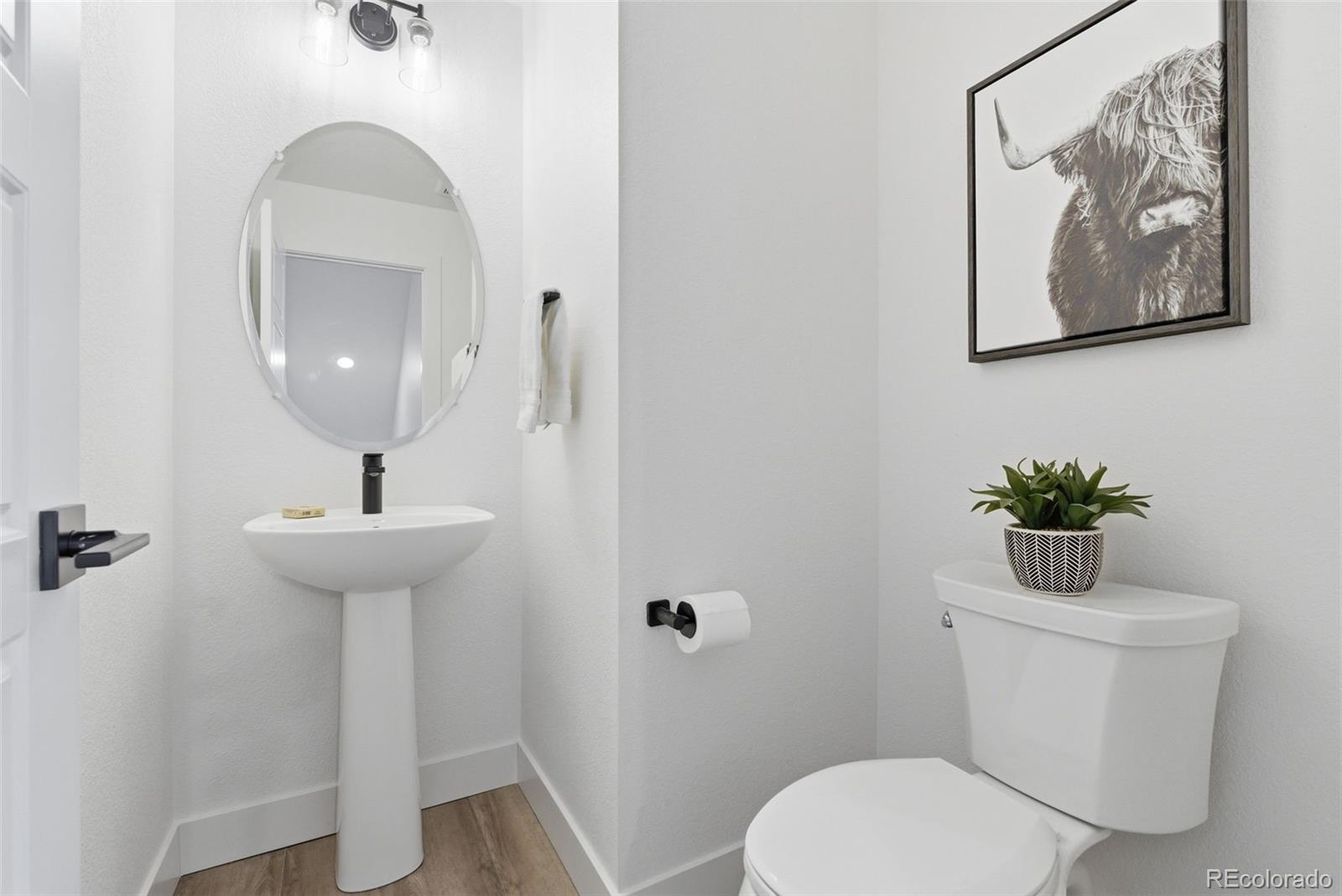 2048 S Holly Street Unit: 5