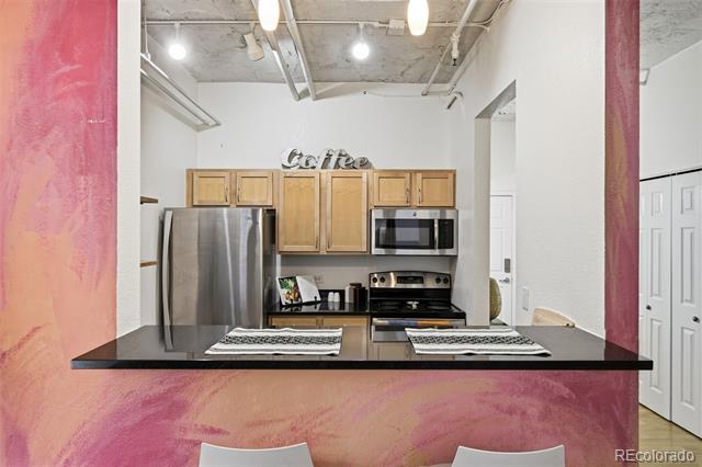 444 17th Street Unit: 208