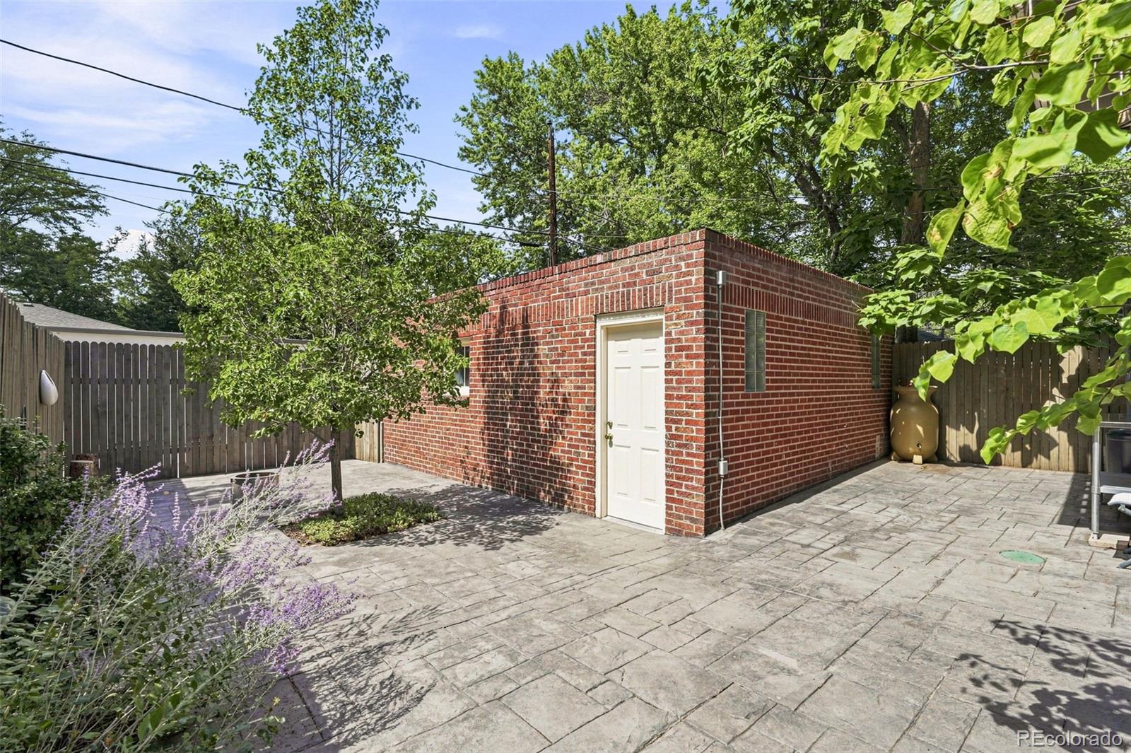 605 N Race Street