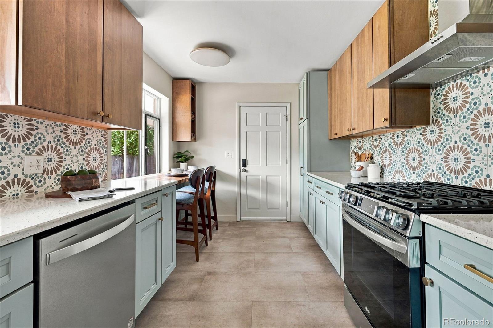 6660 W 12th Place