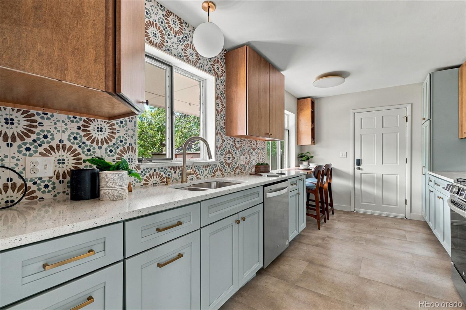 6660 W 12th Place