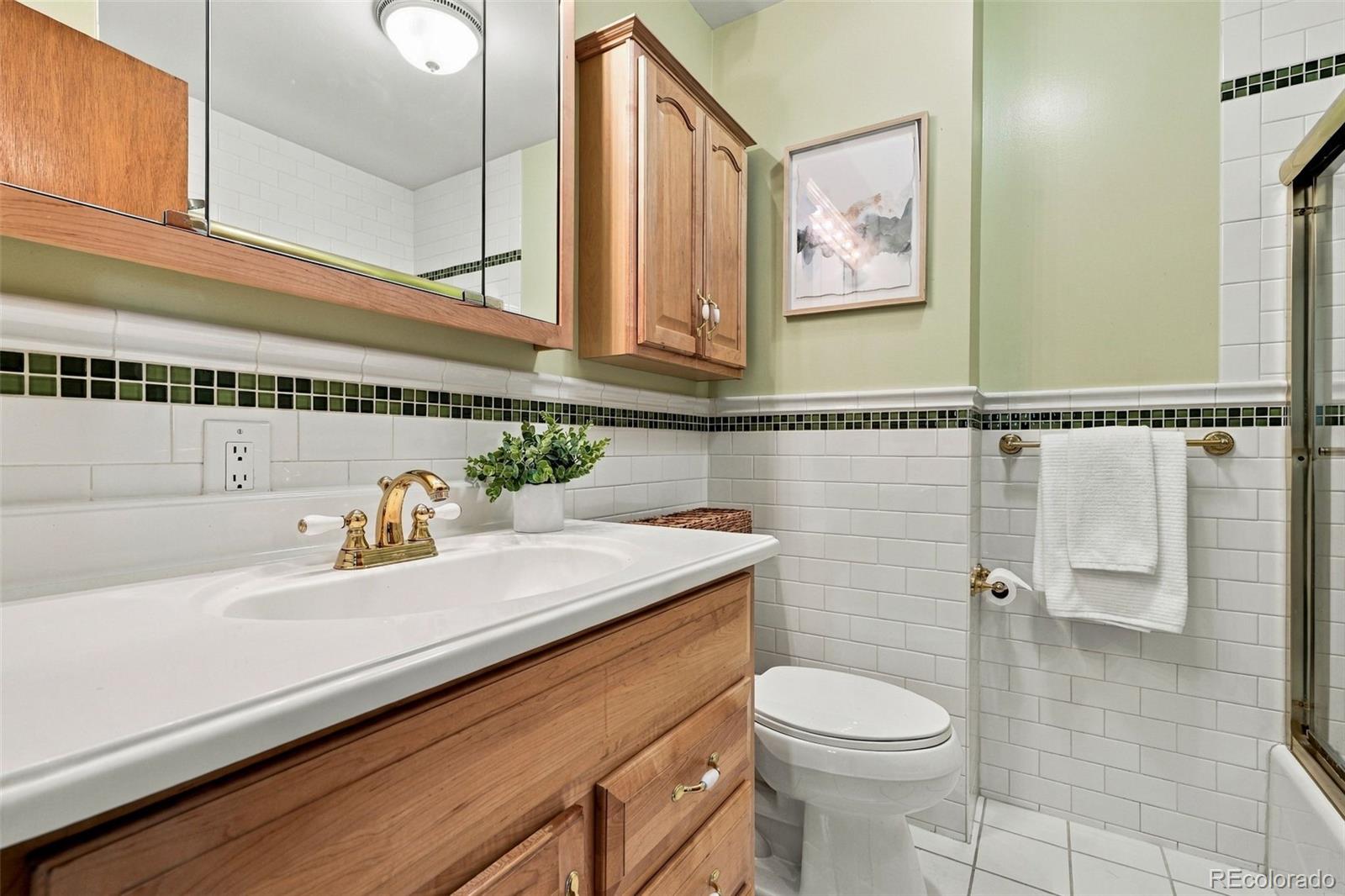 6660 W 12th Place