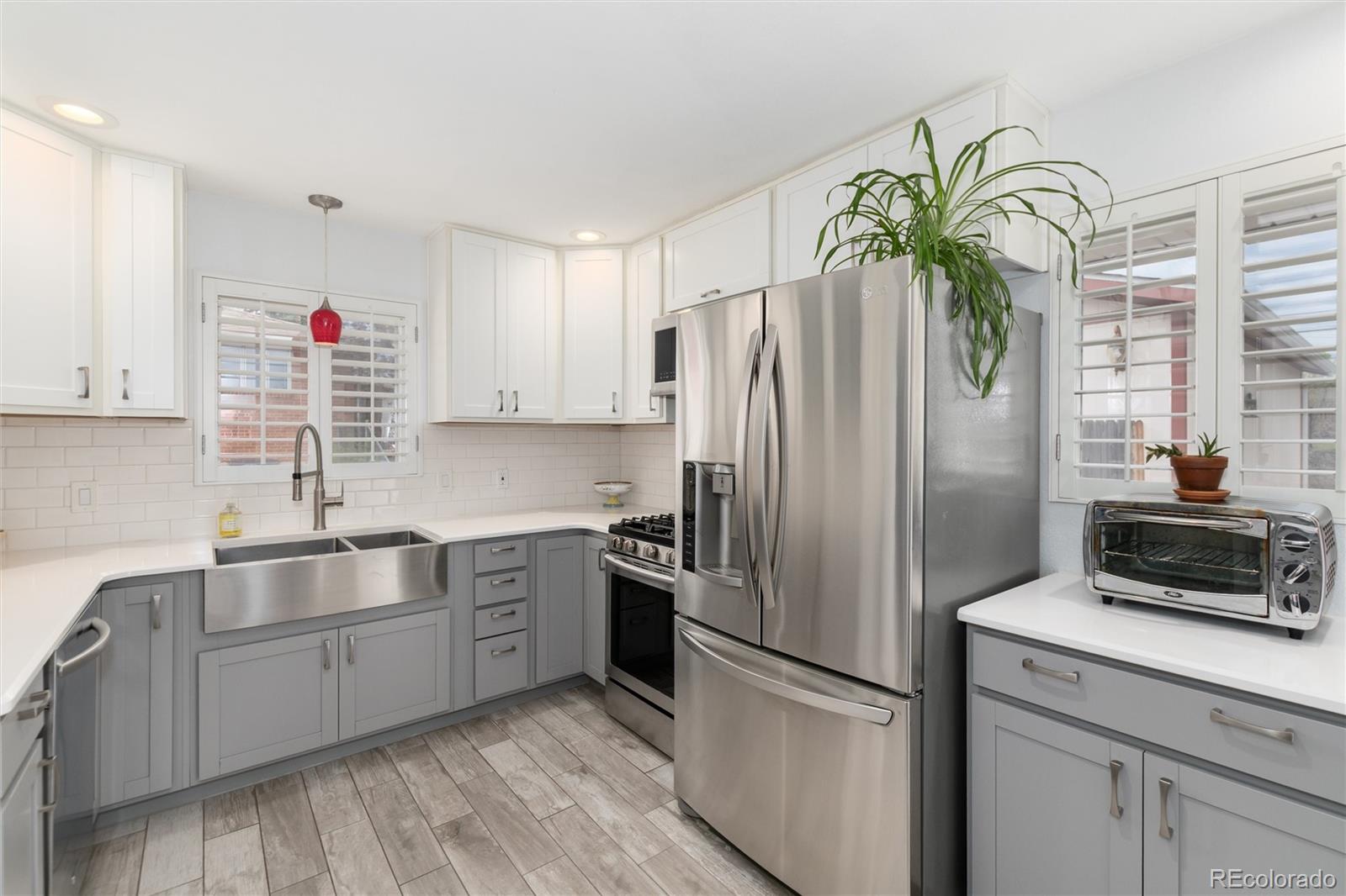 7289 S Lincoln Way