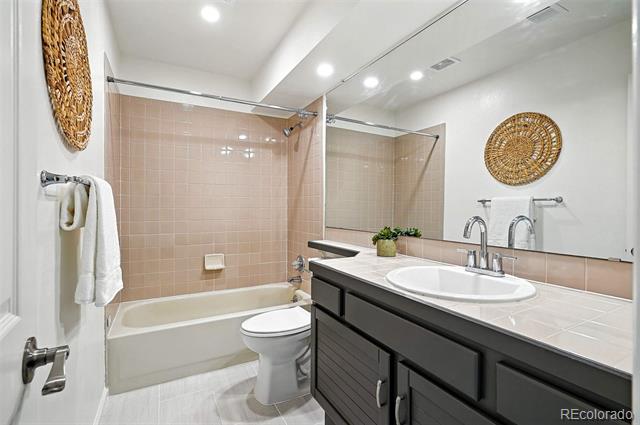 9400 E Iliff Avenue Unit: 321