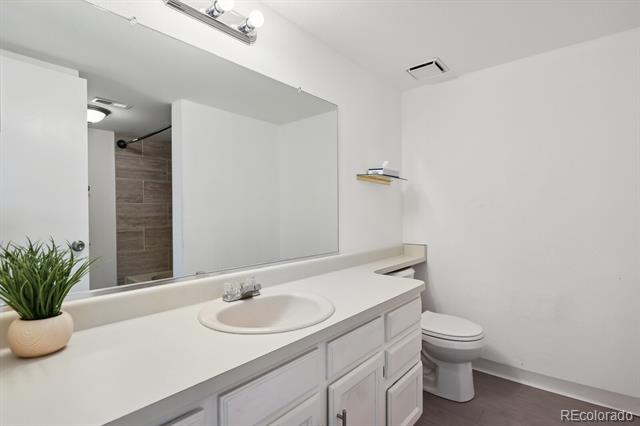 921 S Zeno Way Unit: 201