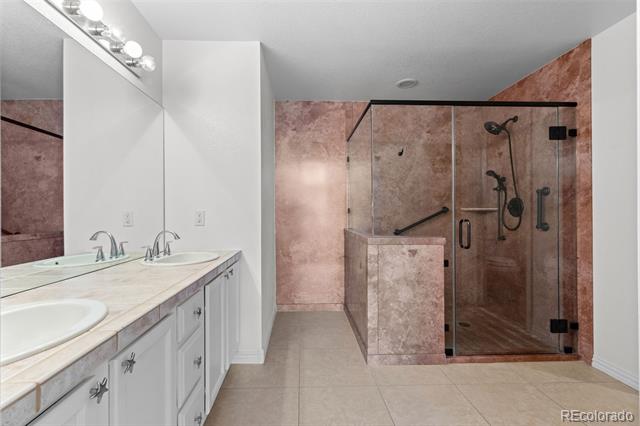 8300 Fairmount Drive Unit: RR101