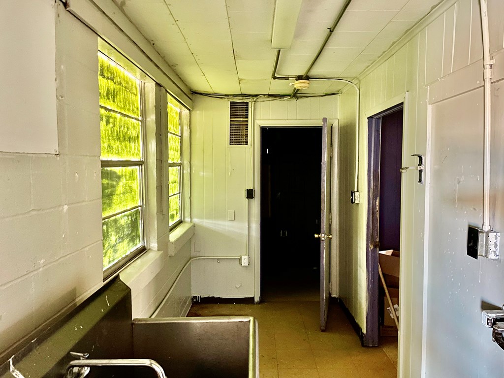 606 S Main Street, Brundidge