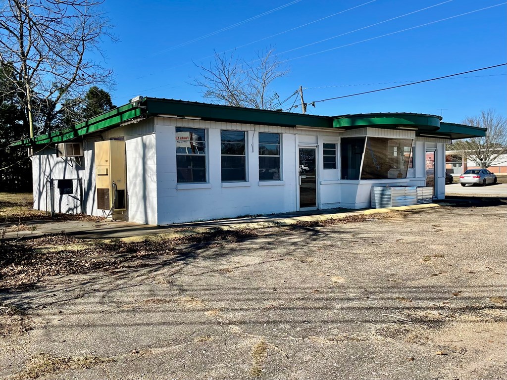 606 S Main Street, Brundidge