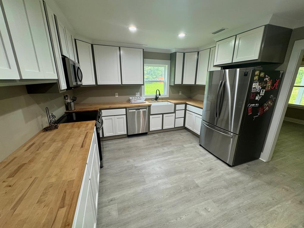 368 River Rd