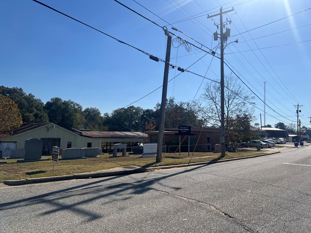 902 South Brundidge Street