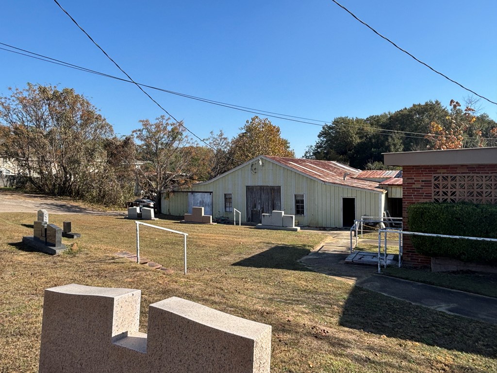 902 South Brundidge Street