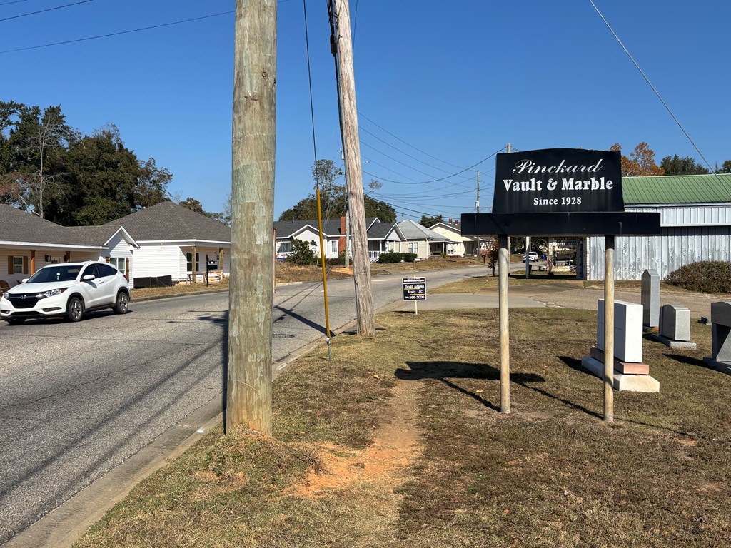 902 South Brundidge Street