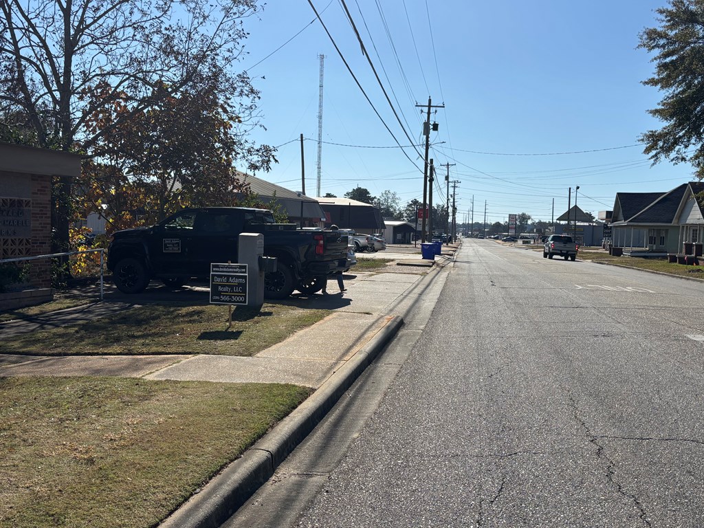 902 South Brundidge Street