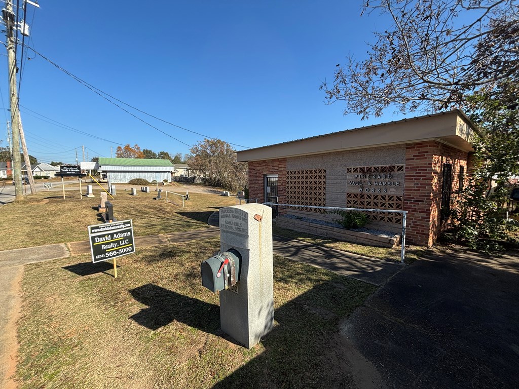 902 South Brundidge Street